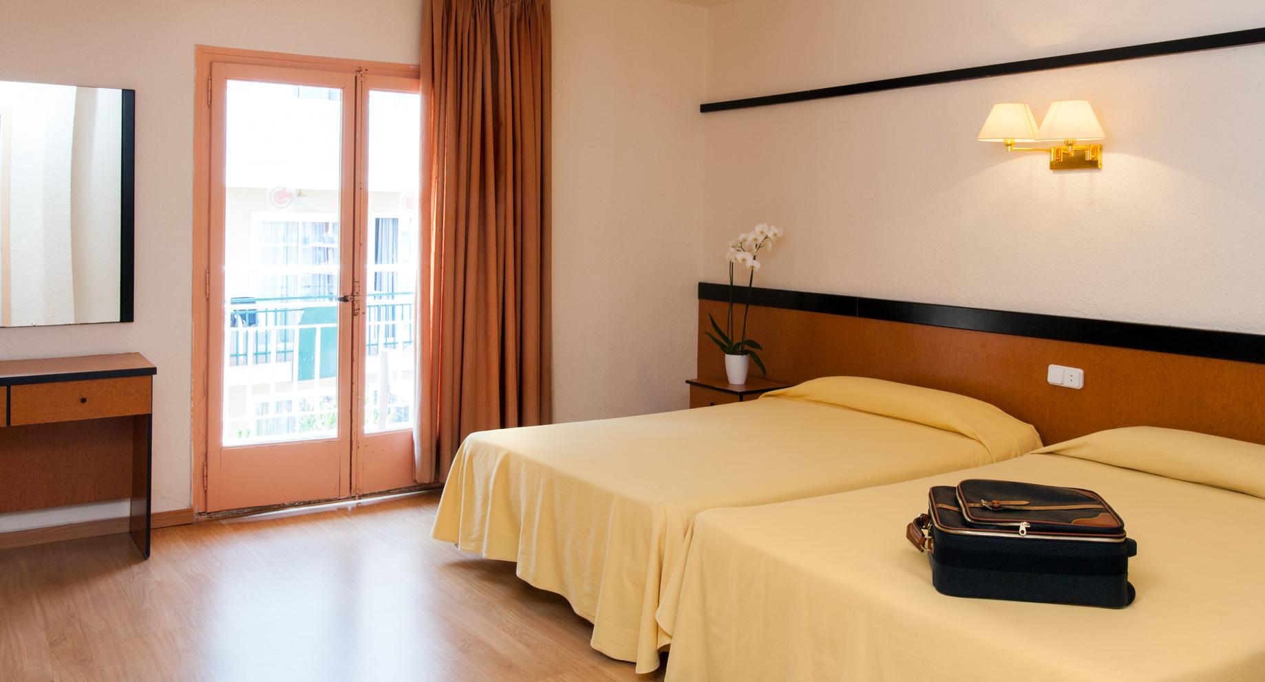 The Bb Hotel Boutique Can Colom Lloret de Mar Bagian luar foto