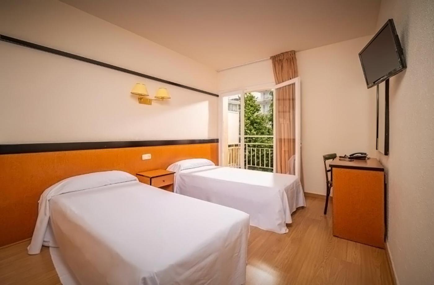 The Bb Hotel Boutique Can Colom Lloret de Mar Bagian luar foto