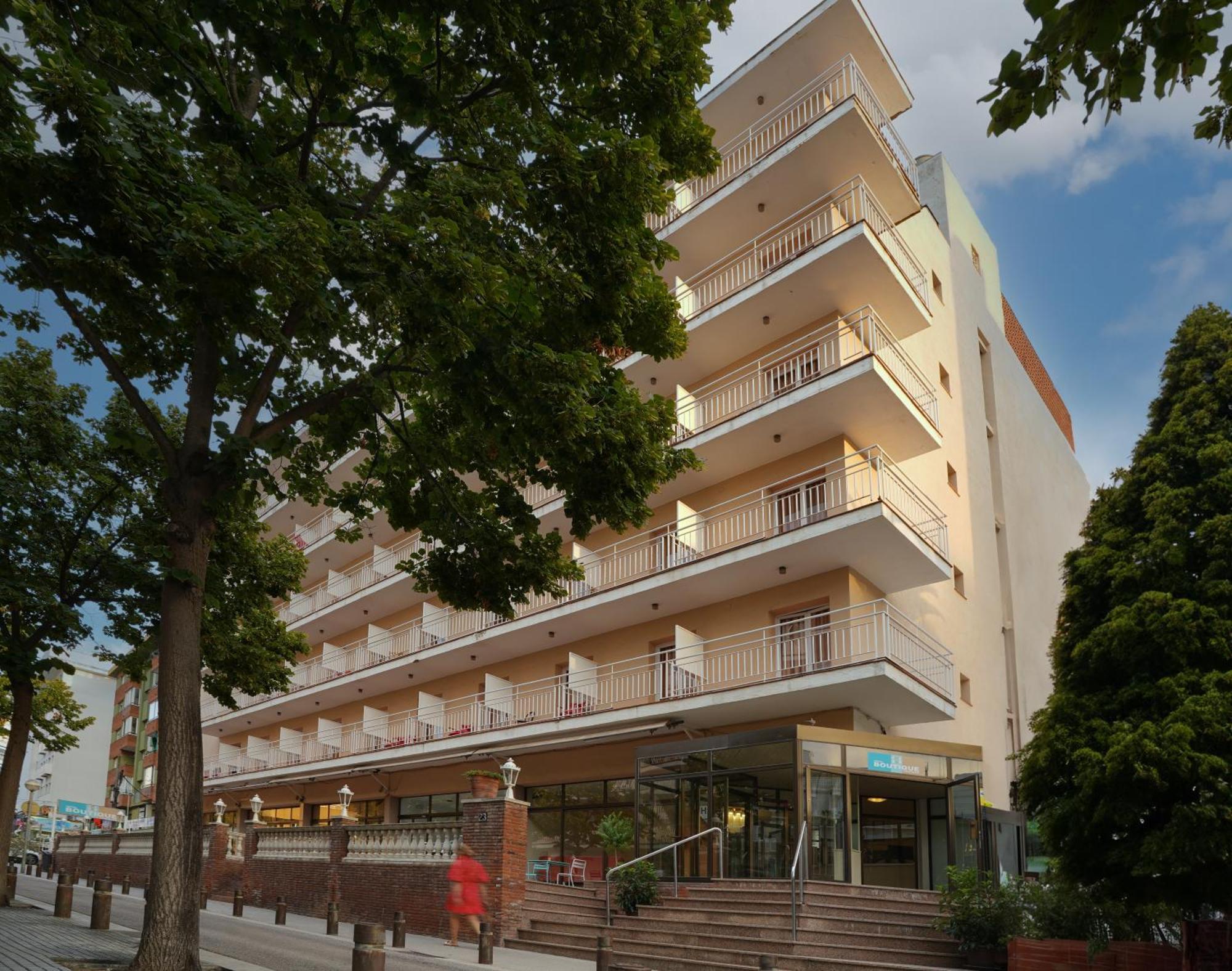 The Bb Hotel Boutique Can Colom Lloret de Mar Bagian luar foto