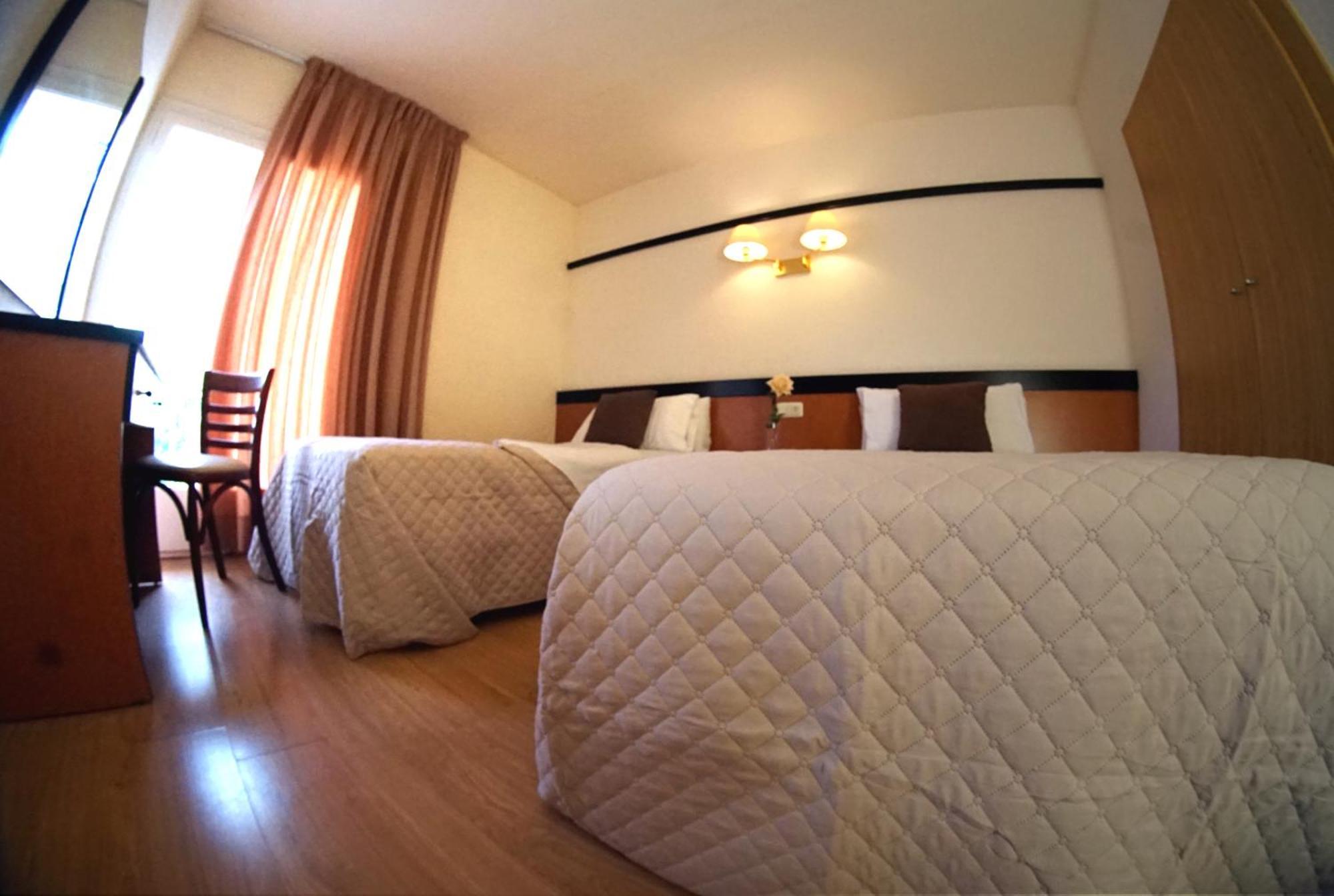 The Bb Hotel Boutique Can Colom Lloret de Mar Bagian luar foto